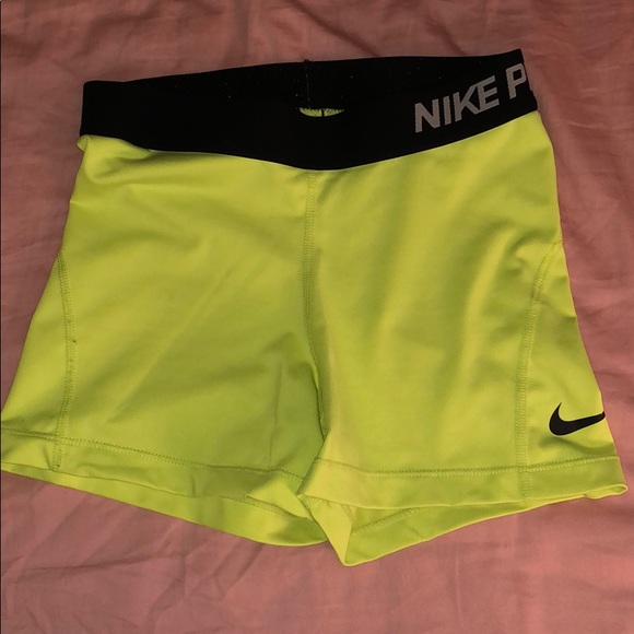 nike pro shorts size 10